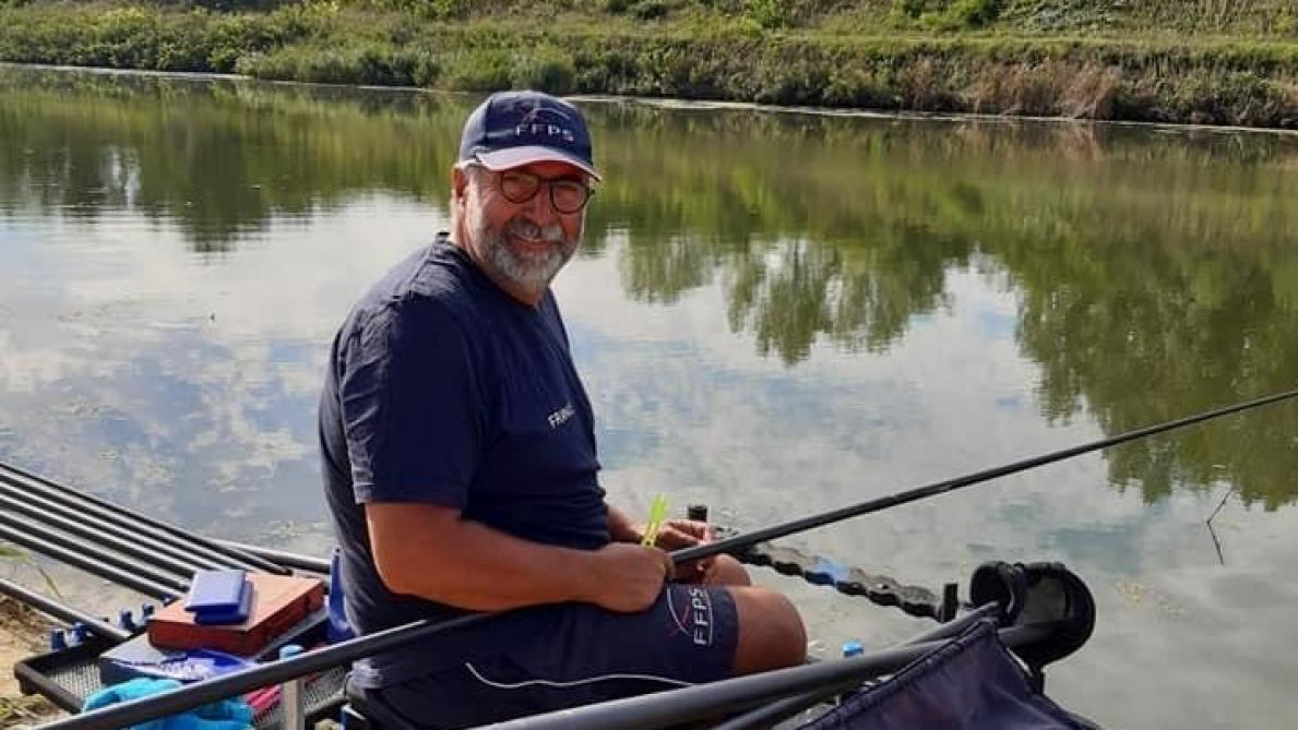 Bucy Le Long Il Est Champion Du Monde De Peche Au Coup