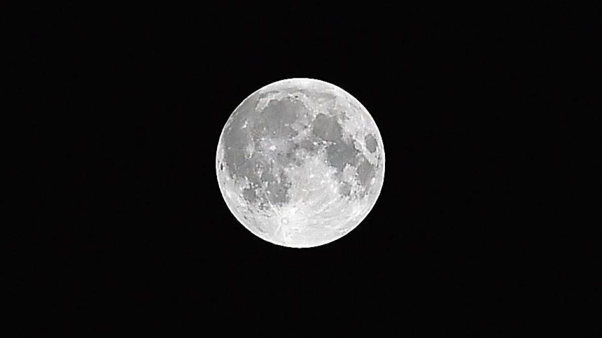 La Lune Sera Plus Petite Dans La Nuit De Vendredi A Samedi La Lune Sera Plus Petite Dans La Nuit De Vendredi A Samedi