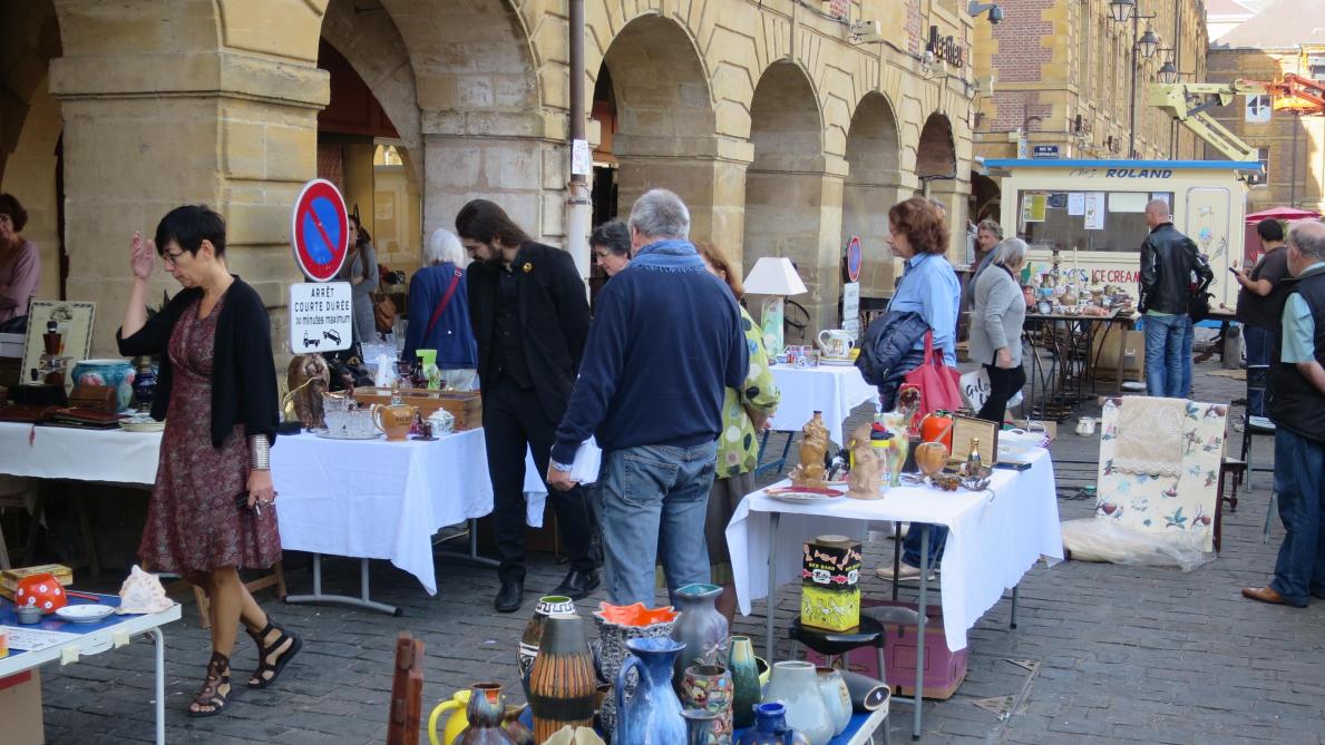 A Charleville La Brocante Place Ducale Est De Retour