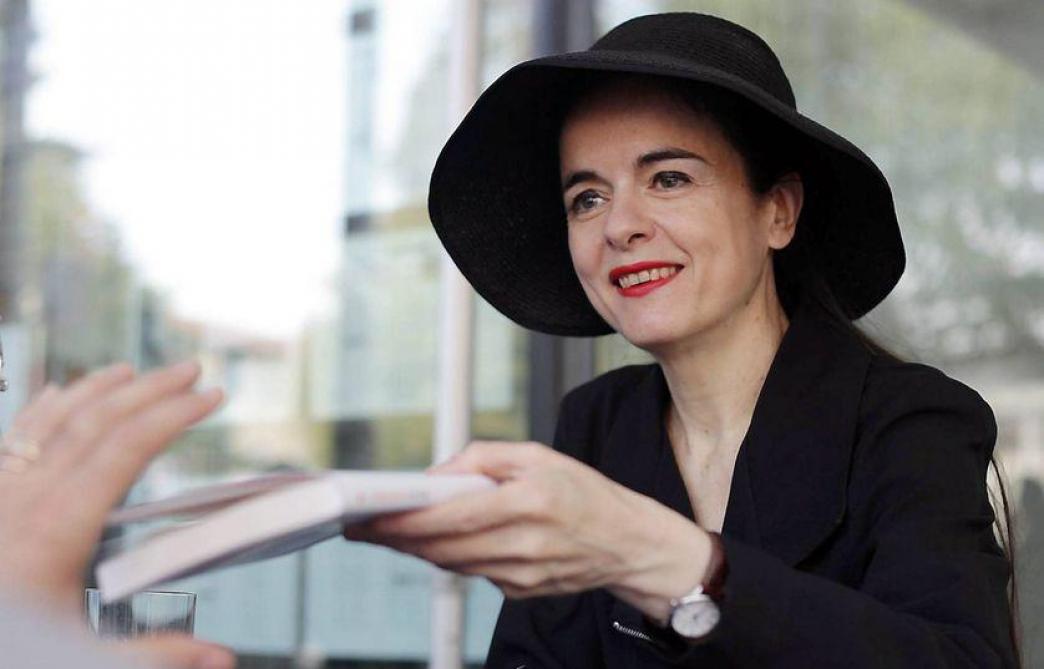 Amelie Nothomb En Dedicaces A Reims Le 23 Octobre