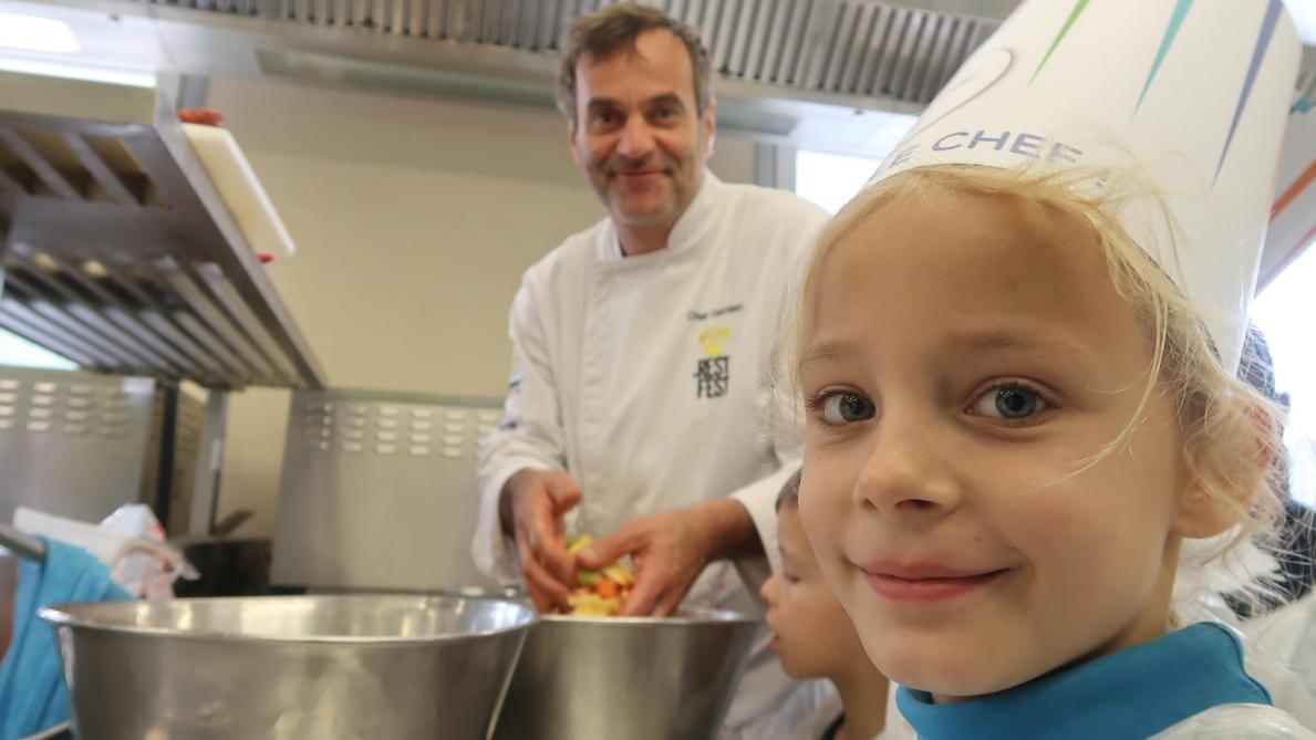 Photos Les Enfants Decouvrent Le Gout Sur Un Plateau A Soissons