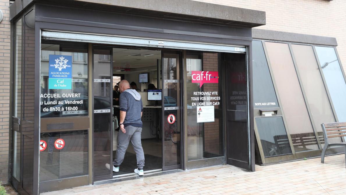 Caf De L Aube Appel A La Greve Contre La Souffrance Au Travail