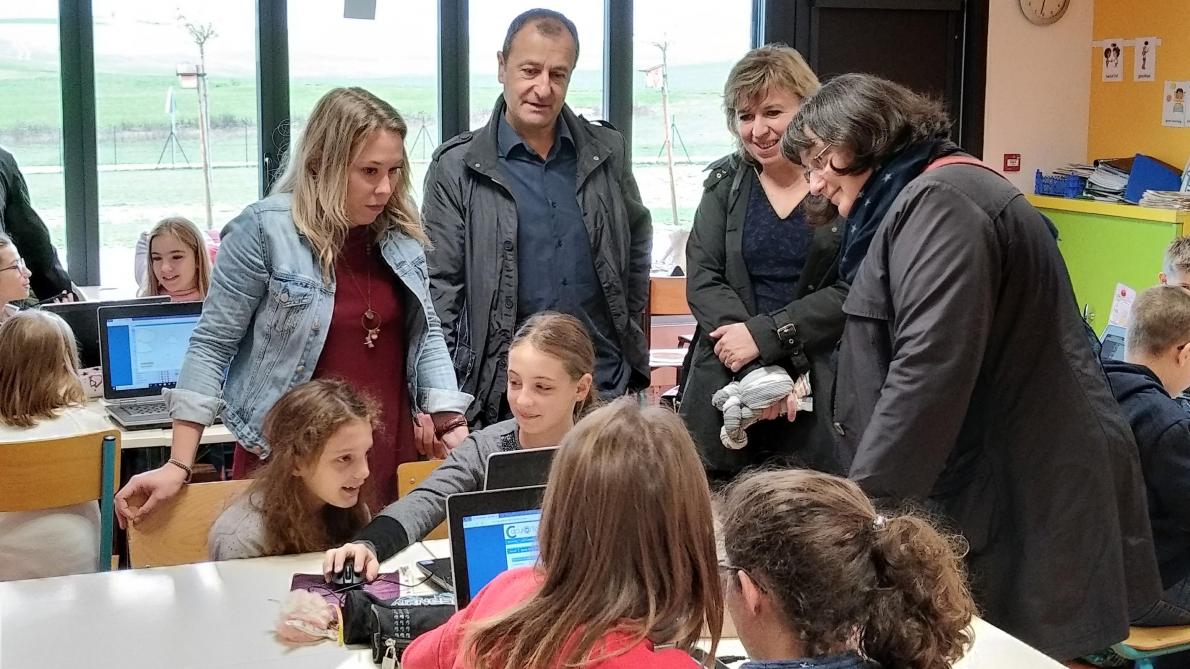Les écoliers de Saint-Jean-de-Bonneval passent à l'heure du numérique - L'Est Eclair