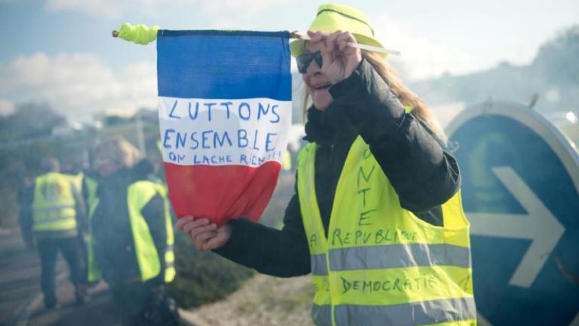 Gilets Jaunes Deuxième Journée De Manifestations Dans Le Calme