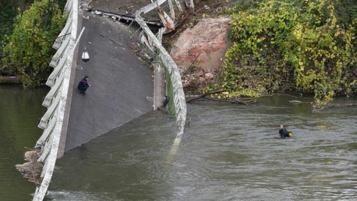 Pont Effondre Pres De Toulouse Selon Le Maire De Mirepoix Sur Tarn Le Camion Faisait