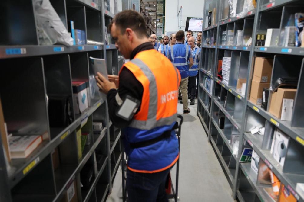 Amazon détruit plus d'emplois en France qu'il n'en crée, fustige Mounir Mahjoubi Amazon détruit plus d'emplois en France qu'il n'en crée, fustige Mounir Mahjoubi