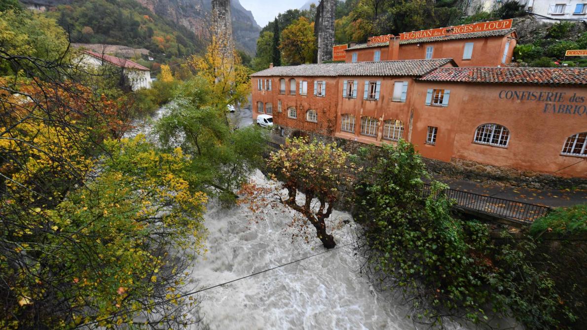 Le Var Et Les Alpes Maritimes En Vigilance Rouge Pluie