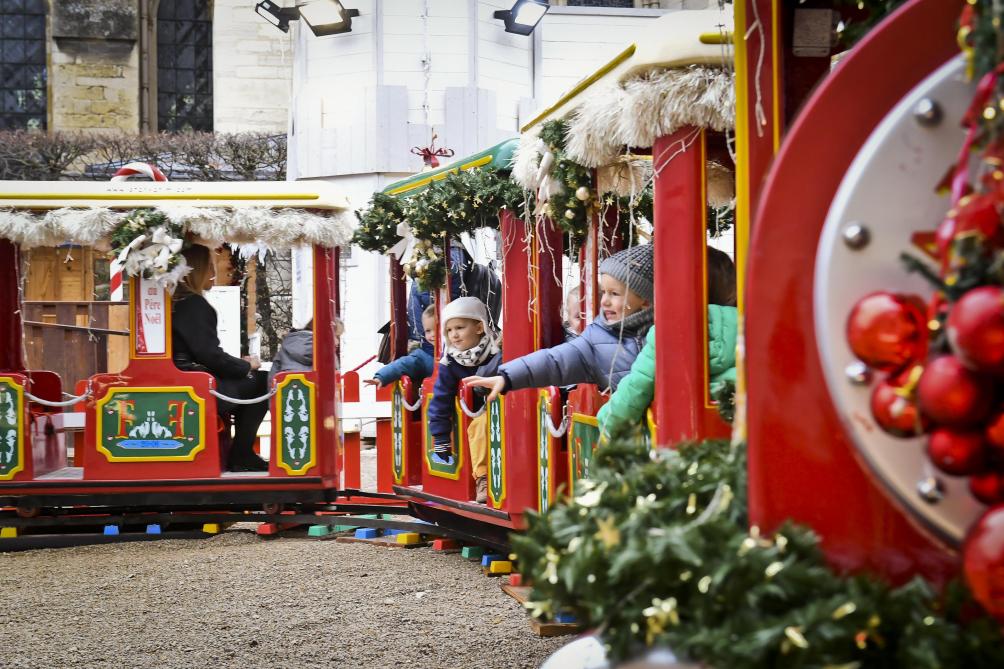 Au marché de Noël de Reims, le petit train reste une valeur sûre