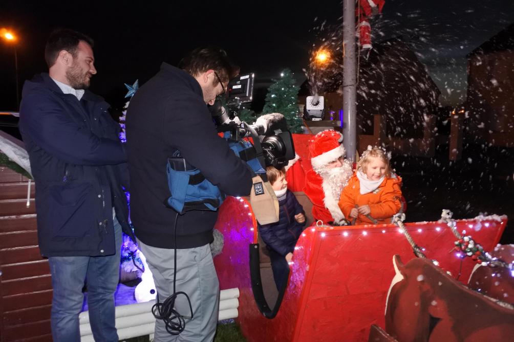 Polemique De La Maison Decoree Les Journaux De Tf1 Et France 3