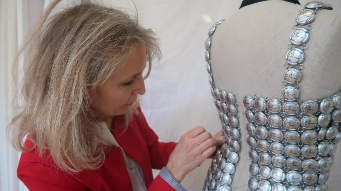 A Reims Pour Miss France Une Robe Regionale Entre Patrimoine Et Modernite