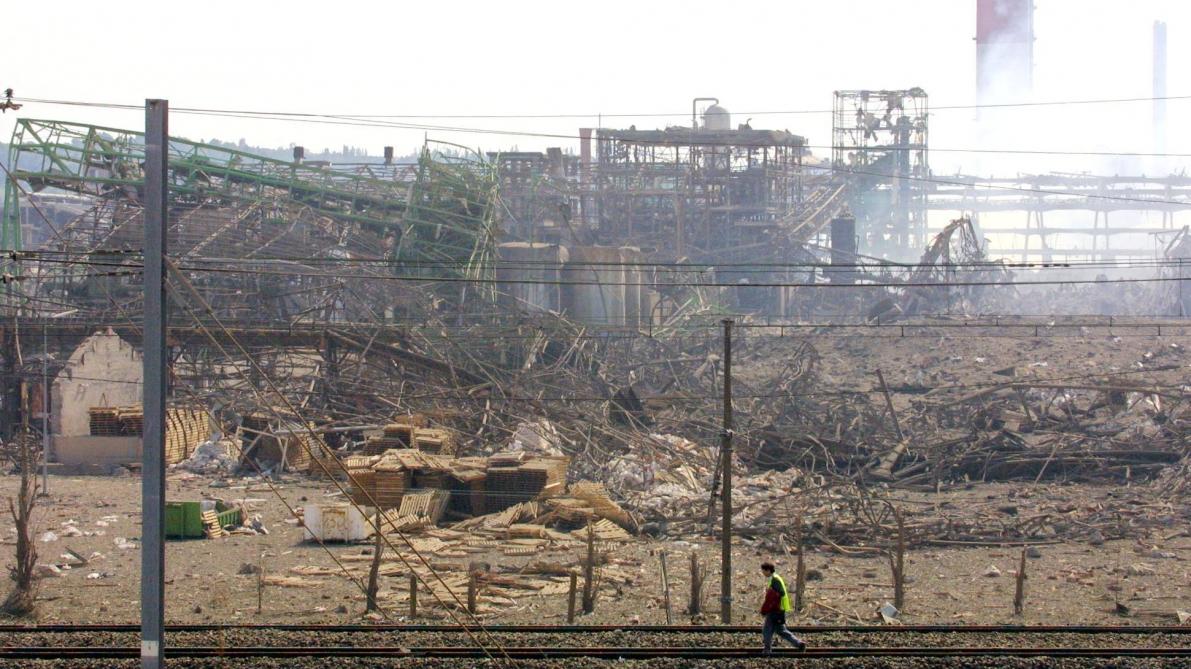 Explosion De L Usine Azf En 2001 L Entreprise Et L Ex Directeur