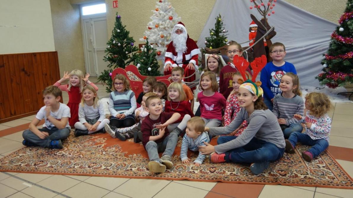 Marcilly Sur Seine 25 Enfants Au Gouter De Noel
