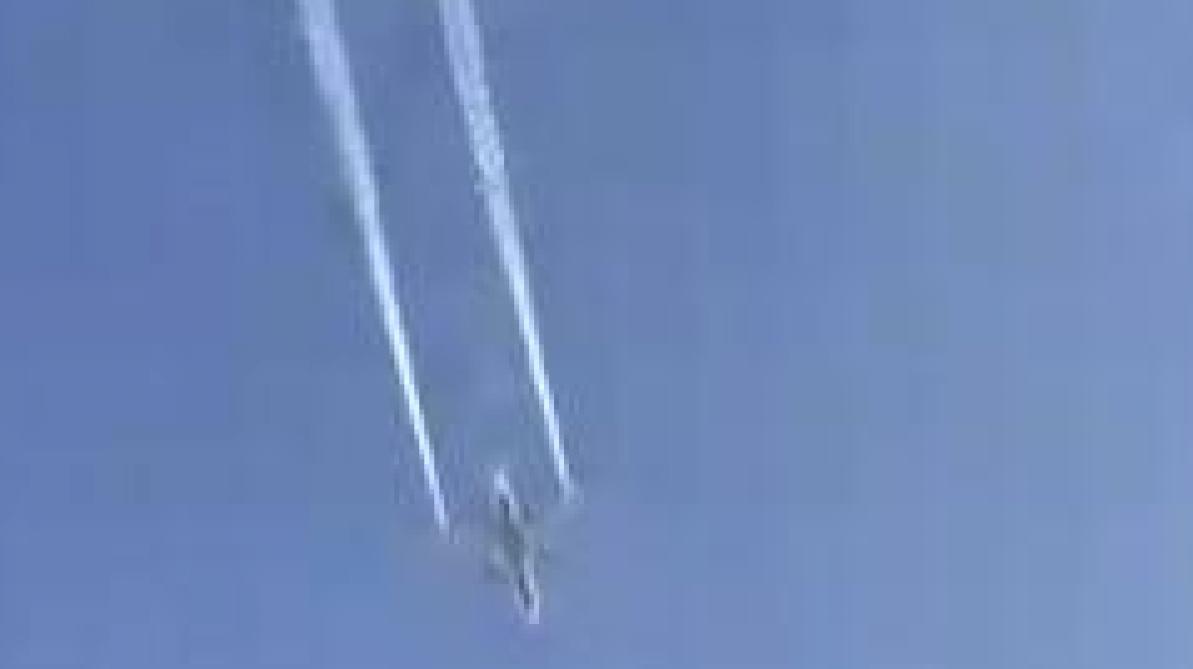 Un avion en difficulté largue son carburant au-dessus d’une école californienne Un avion en difficulté largue son carburant au-dessus d’une école californienne