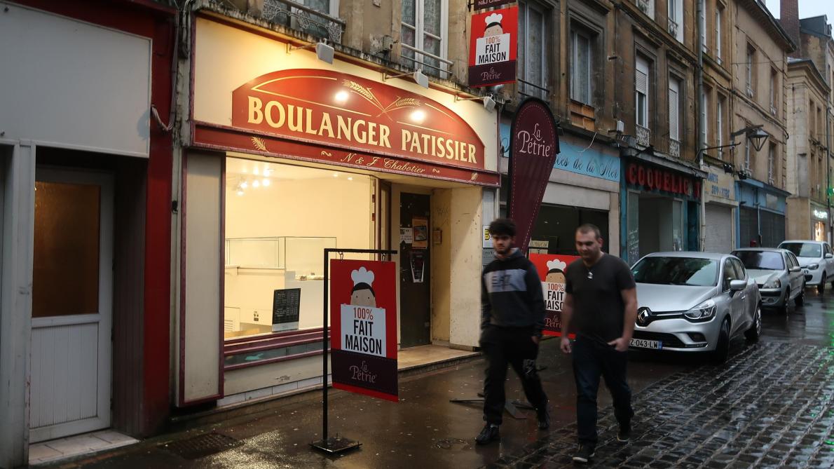 Sedan La Rue Du Menil Ne Reve Plus D Attractivite
