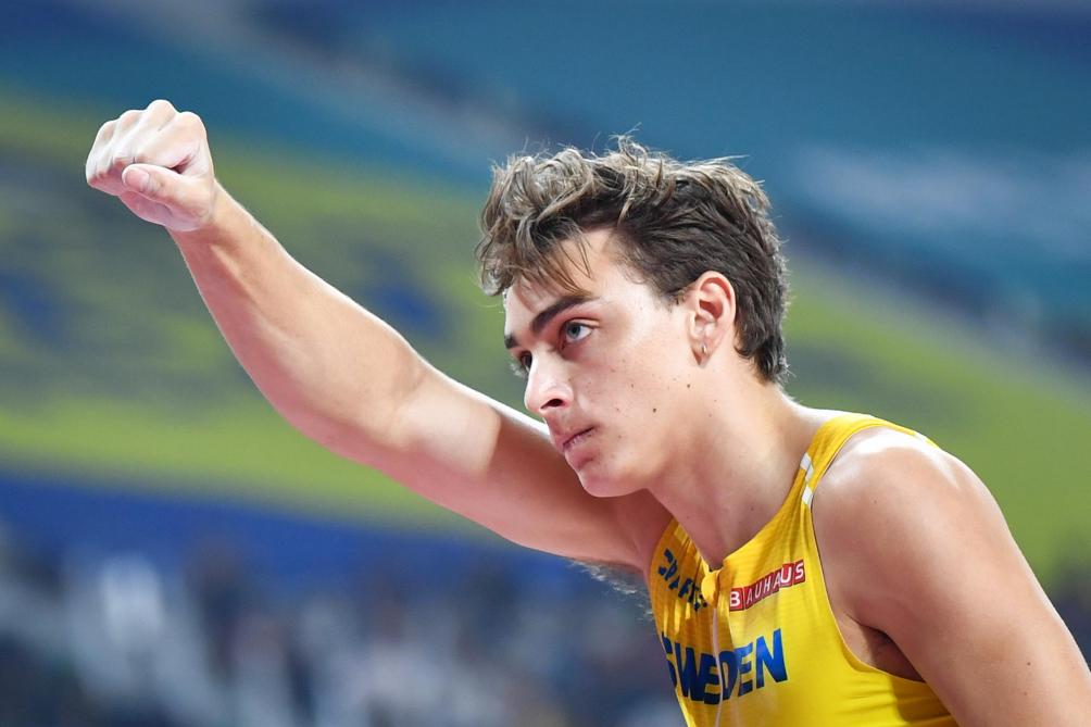 Qui est Armand Duplantis, l’athlète qui a battu le record du monde de