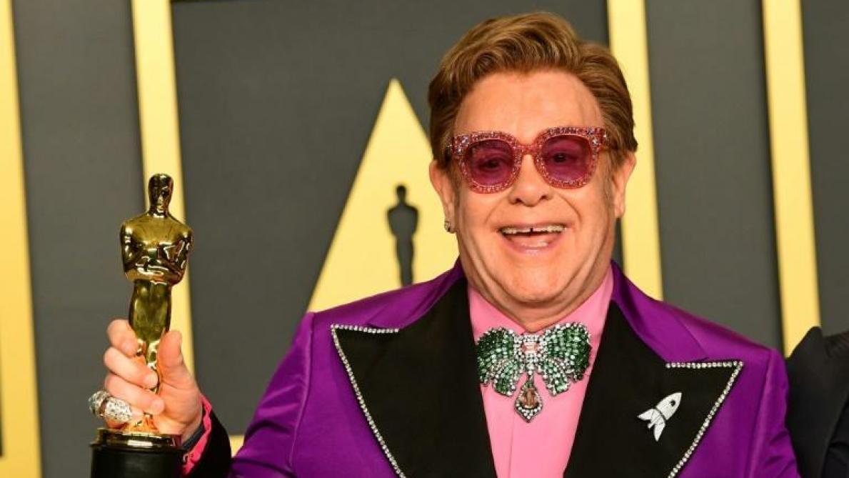 Elton John interrompt un concert à Auckland à cause d'une pneumonie Elton John interrompt un concert à Auckland à cause d'une pneumonie