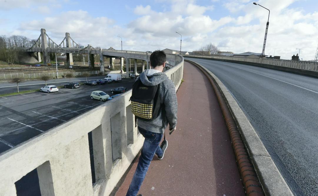 A Laon Le Pont De Vaux Sera Coupe 4 Mois En 2021