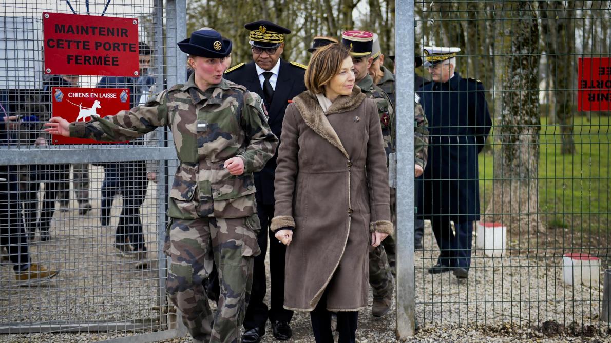 Le 132e Regiment D Infanterie Cynotechnioque De Suippes Fier D Avoir Recu La Ministre Des Armees