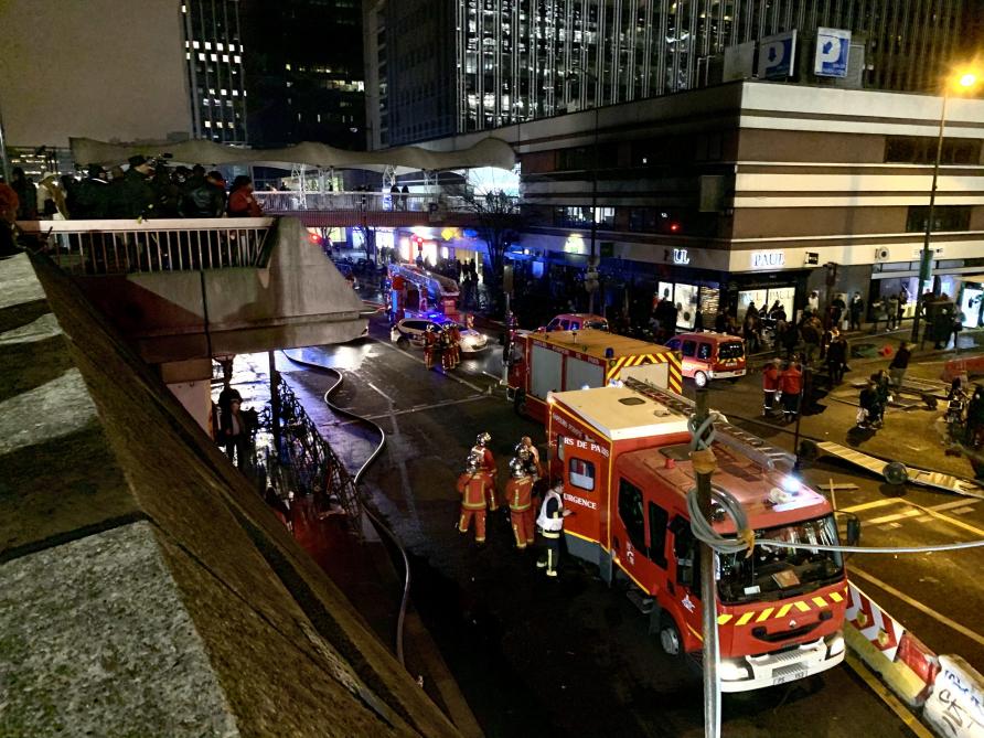 La Gare De Lyon Partiellement Evacuee Apres Des Incendies En Marge D Un Concert