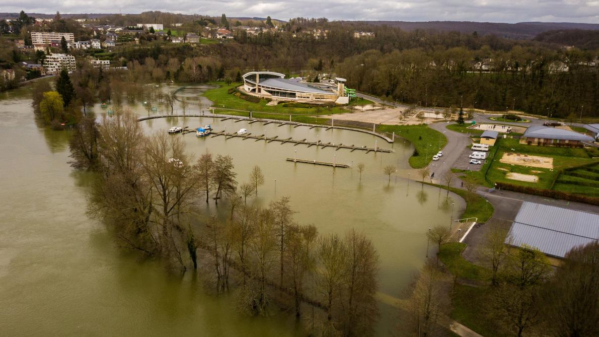 Images La Meuse Deborde A Charleville Mezieres
