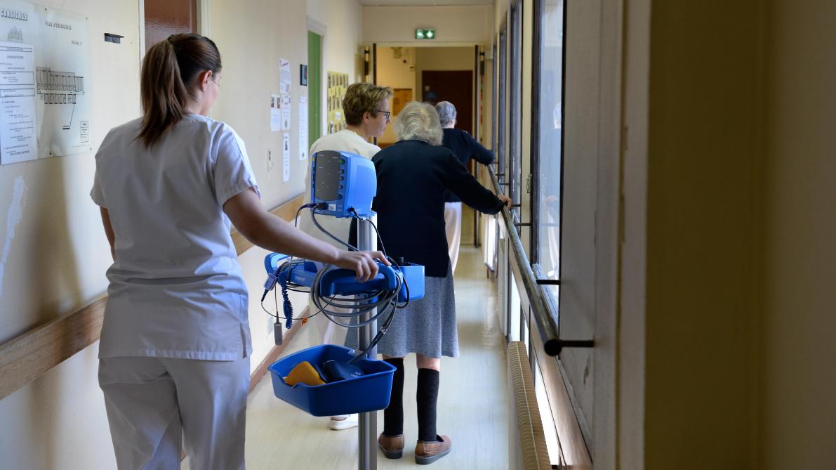 Coronavirus Les Ehpad Craignent La Mort De 100 000 Residents Et Reclament Des Masques Au Ministre