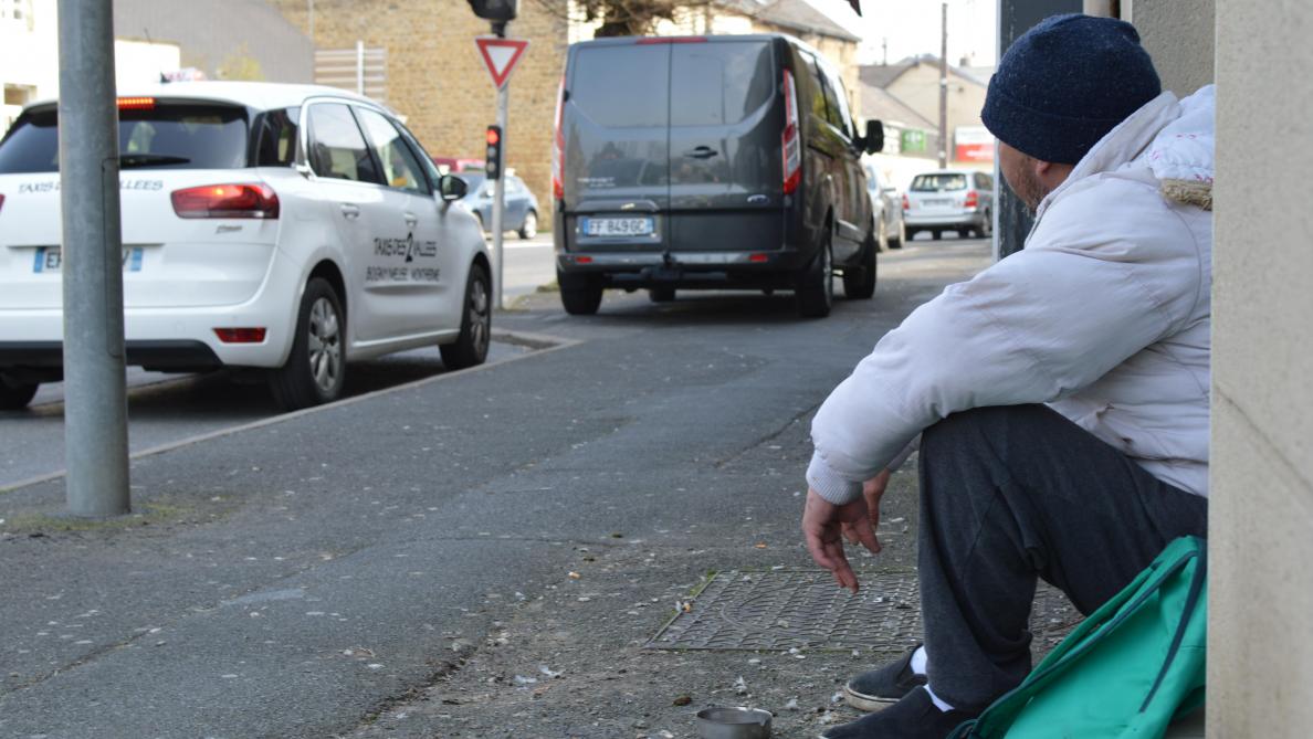 A Charleville Mezieres Des Sans Abri Dehors Malgre Le Confinement
