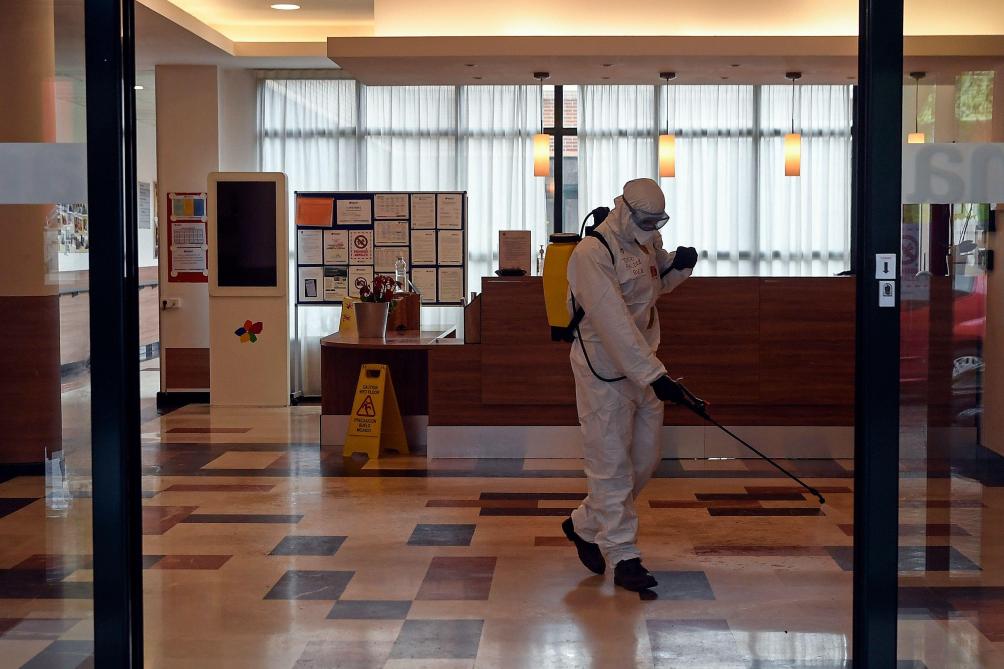 Coronavirus En Espagne Des Cadavres Decouverts Dans Des Maisons De Retraite