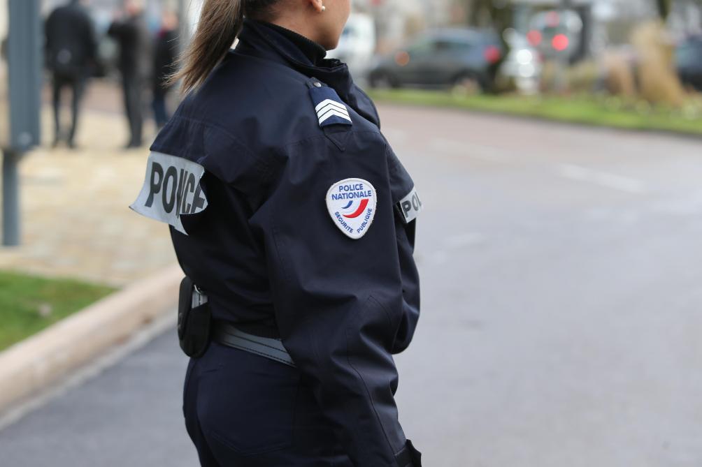 Beauvais Une Policiere Grievement Blessee Lors D Un Controle Lie Au Confinement Beauvais Une Policiere Grievement Blessee Lors D Un Controle Lie Au Confinement