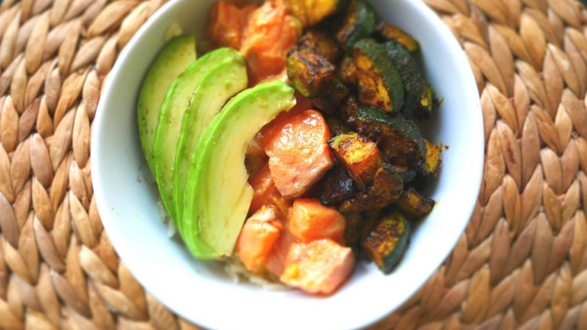 Cuisiner Quand On Est Confine La Recette Du Poke Bowl Riz Saumon