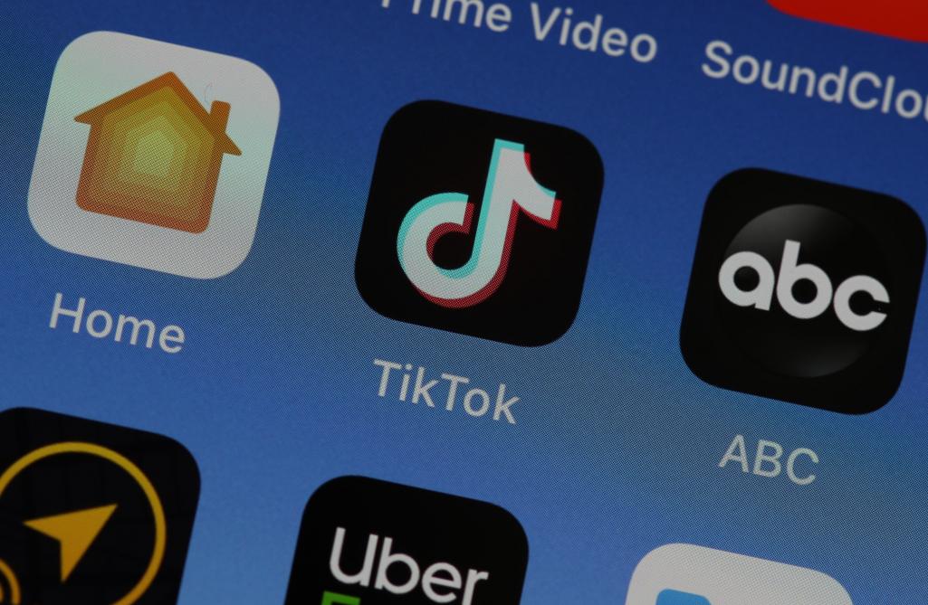 Comment Envoyer Des Messages Sur Tiktok Pour «protéger ses utilisateurs», TikTok interdit l’accès à la