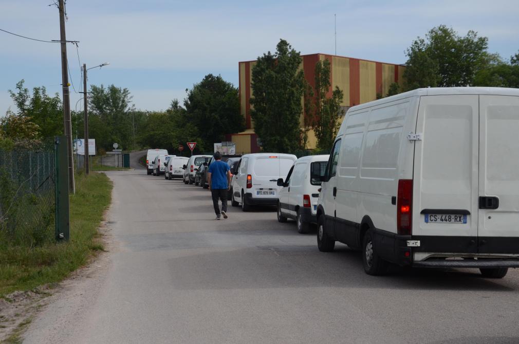 Il Faut S Armer De Patience Pour Se Rendre A La Dechetterie De Chalons
