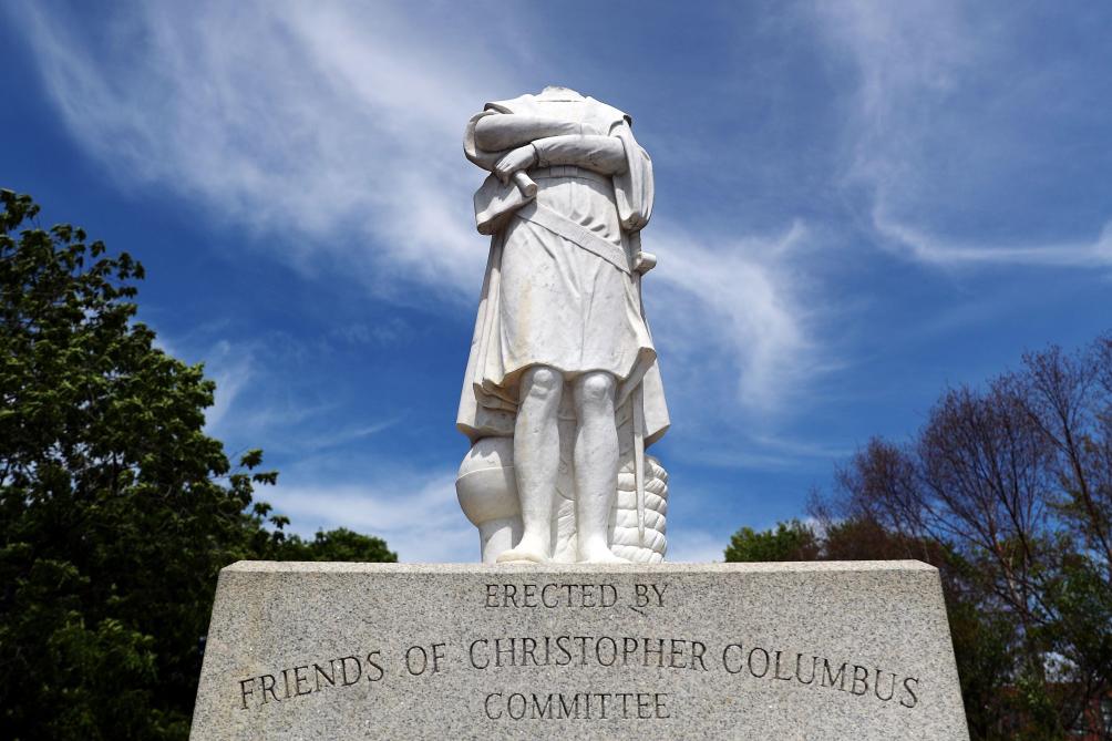 Des Statues De Christophe Colomb Attaquees A Boston A Miami Et En Virginie