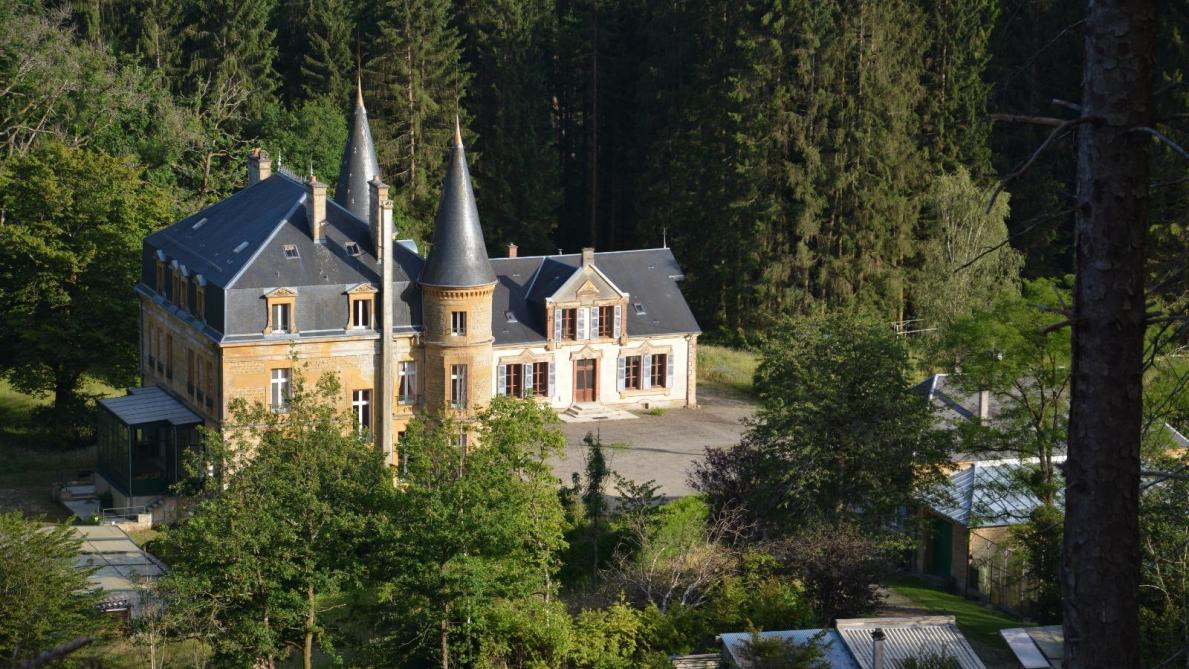 Estelle Mouzin Les Fouilles Se Concentrent Sur Le Chateau Du Sautou