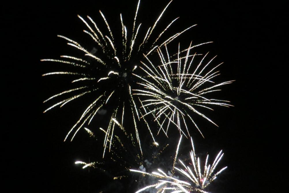 Bar Sur Aube Un Feu D Artifice Sous Haute Securite Sanitaire