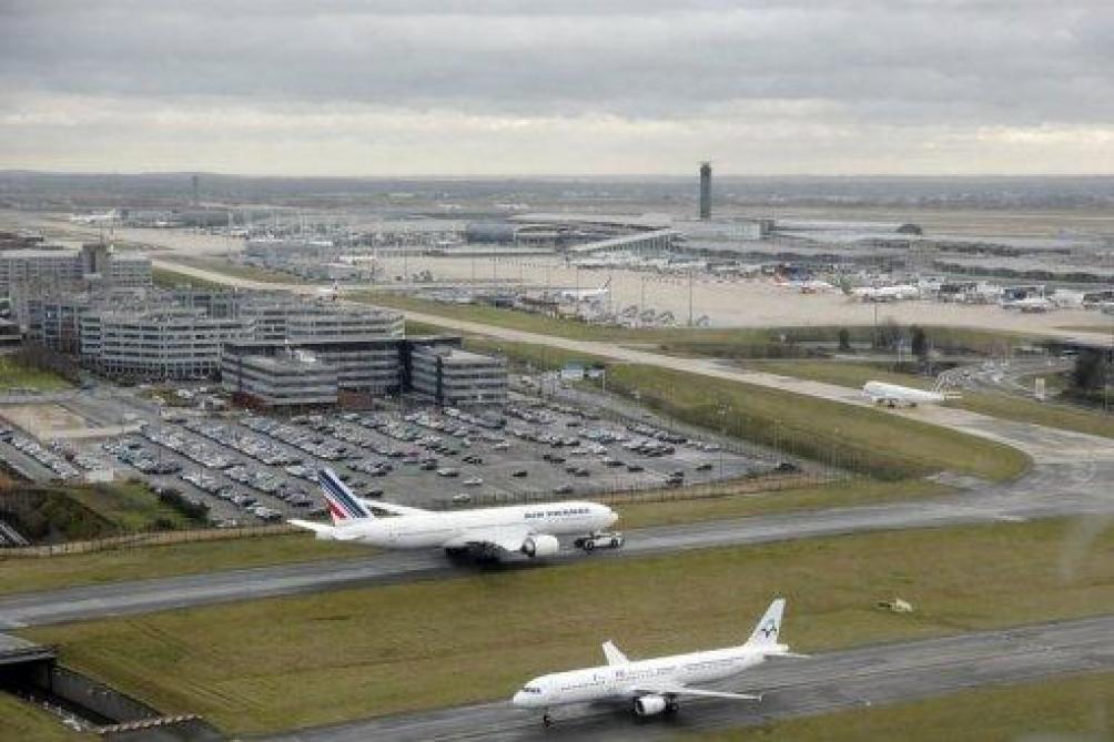 Vols annulés: les compagnies aériennes demandent à genoux aux passagers de ne pas exiger de remboursement