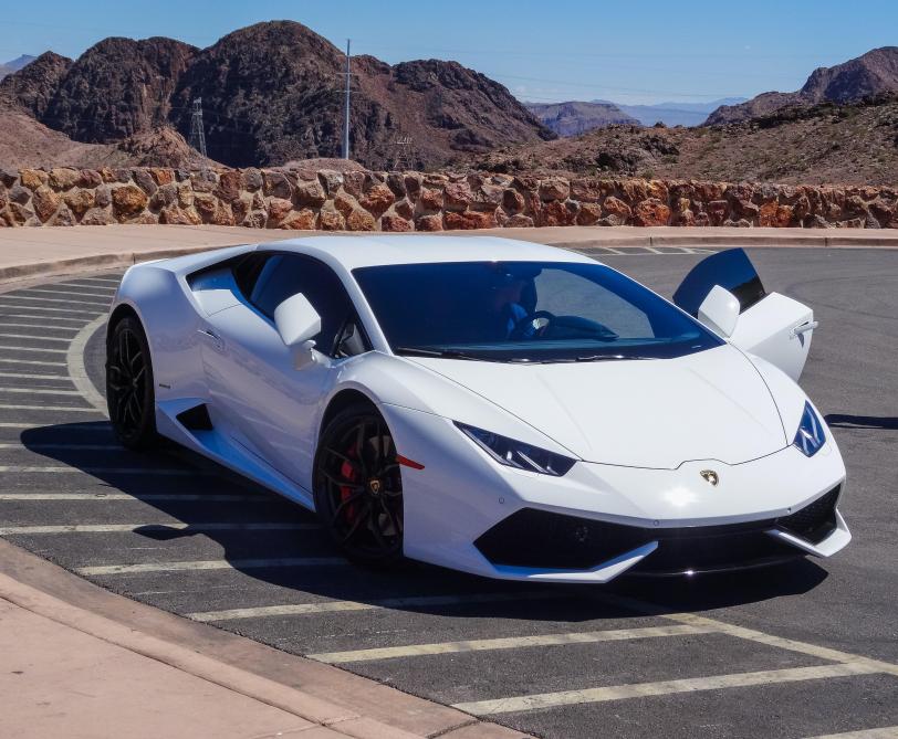 Il s'offre une Lamborghini avec l'argent d'un programme fédéral anti-Covid Il s'offre une Lamborghini avec l'argent d'un programme fédéral anti-Covid