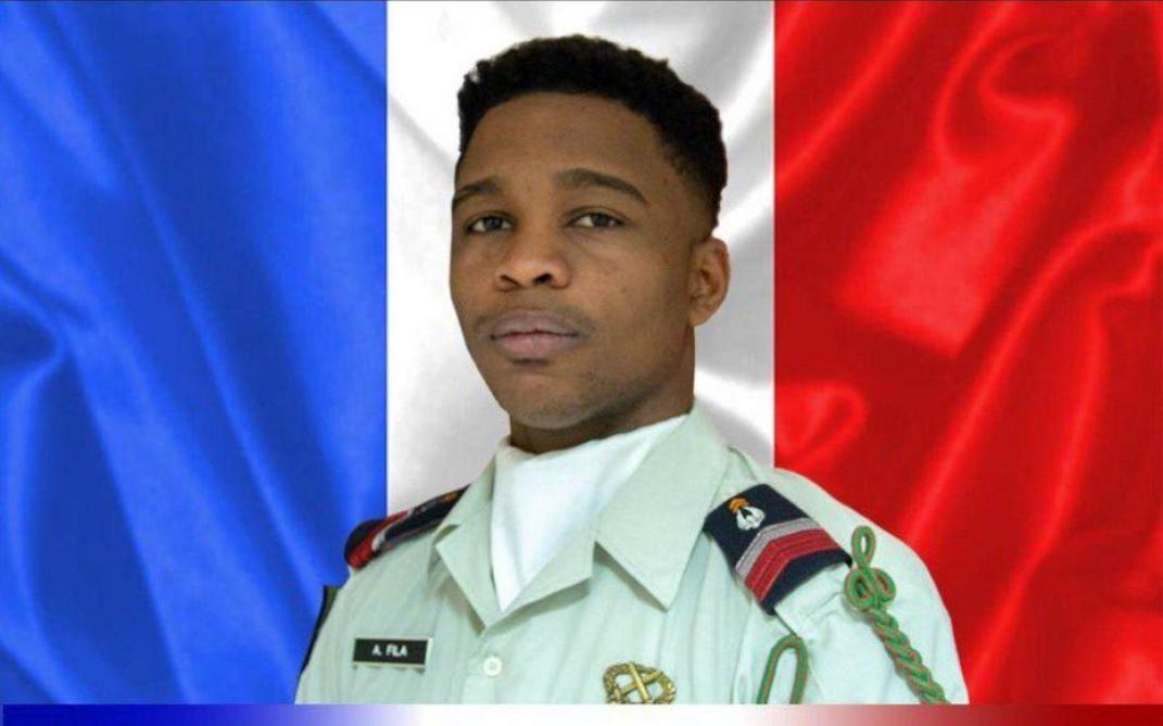 laçage militaire