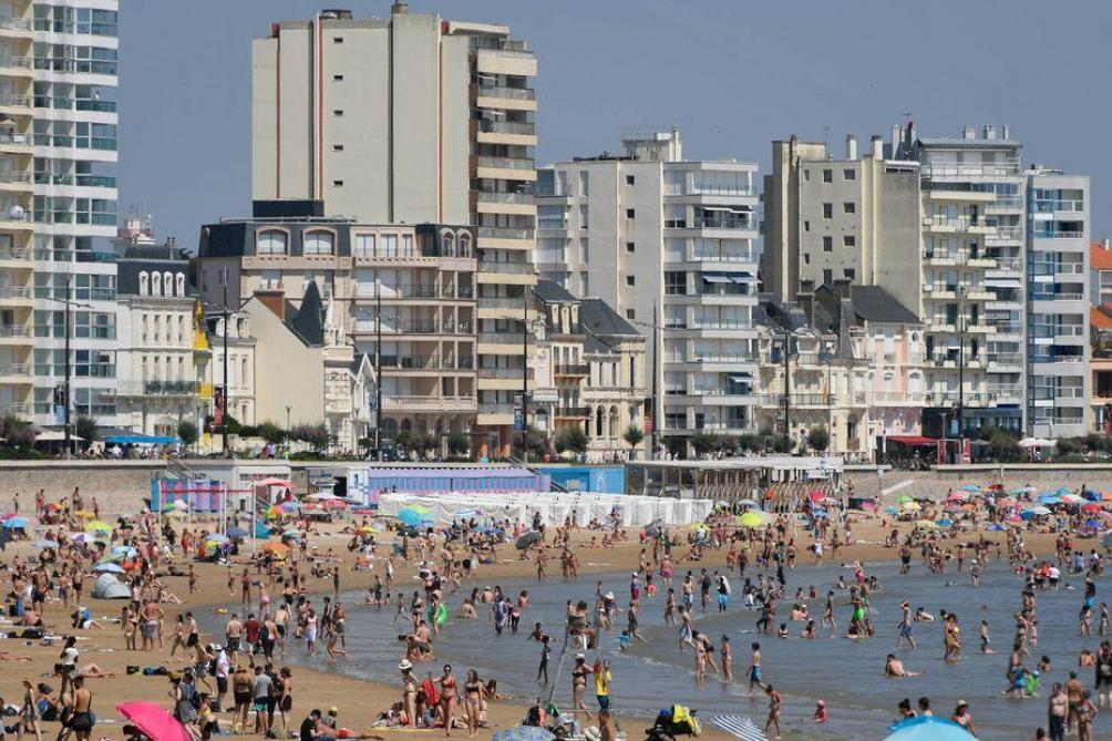 Acces Restreint Aux Plages Urbaines Aux Sables D Olonne