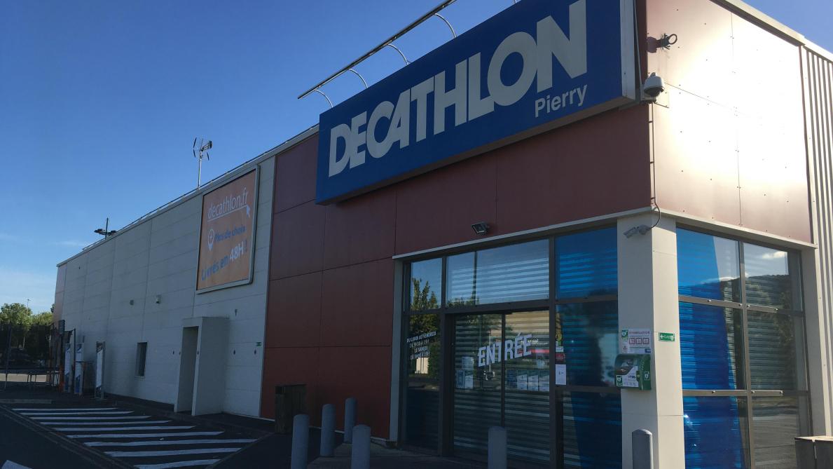 le depart du decathlon de pierry interroge