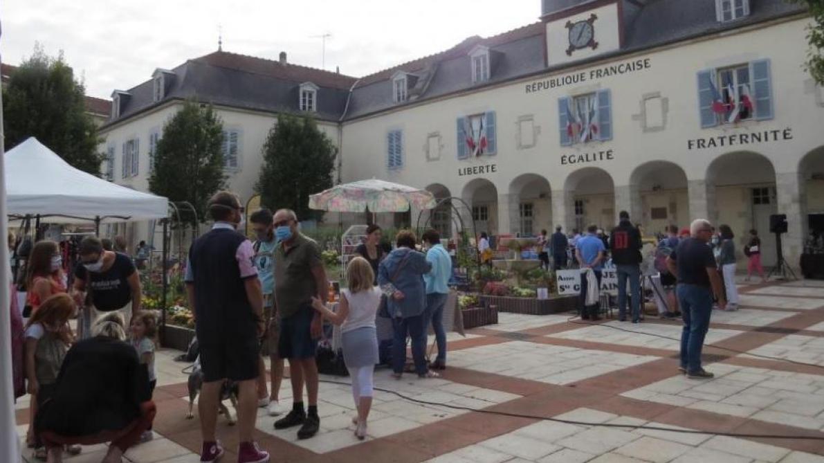 BarsurAube le marché artisanal nocturne de retour vendredi 14 août Journal L'Est Éclair BarsurAube le marché artisanal nocturne de retour vendredi 14 août Journal L'Est Éclair