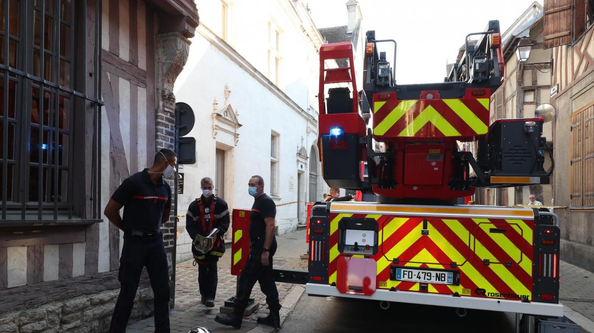 Fausse Alerte Incendie Dans La Ruelle Des Chats A Troyes Fausse Alerte Incendie Dans La Ruelle Des Chats A Troyes