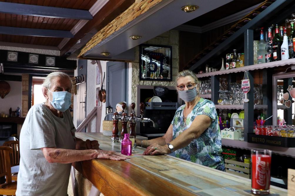 Le Bar De Claudette A Verzenay On Y Parle Vigne Et Souvenirs