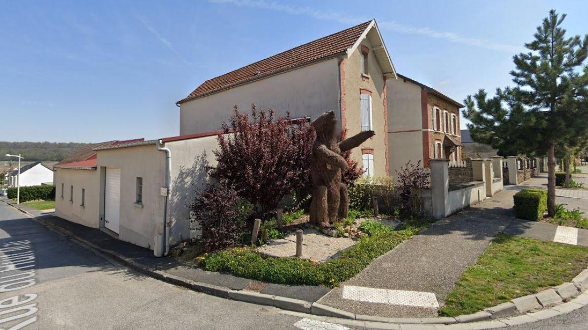 Notre Serie Que S Est Il Passe Dans La Maison Hantee De Cramant