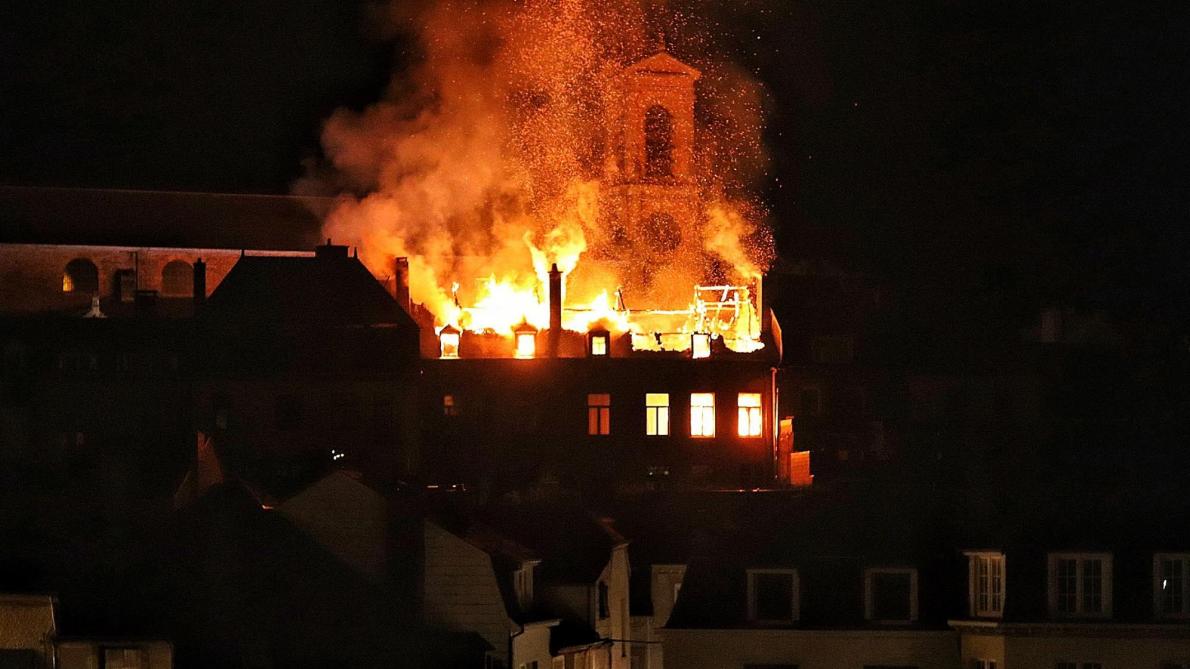 Violent Incendie Dans Le Centre Historique De Bouillon Le Presbytere Ravage Par Les Flammes