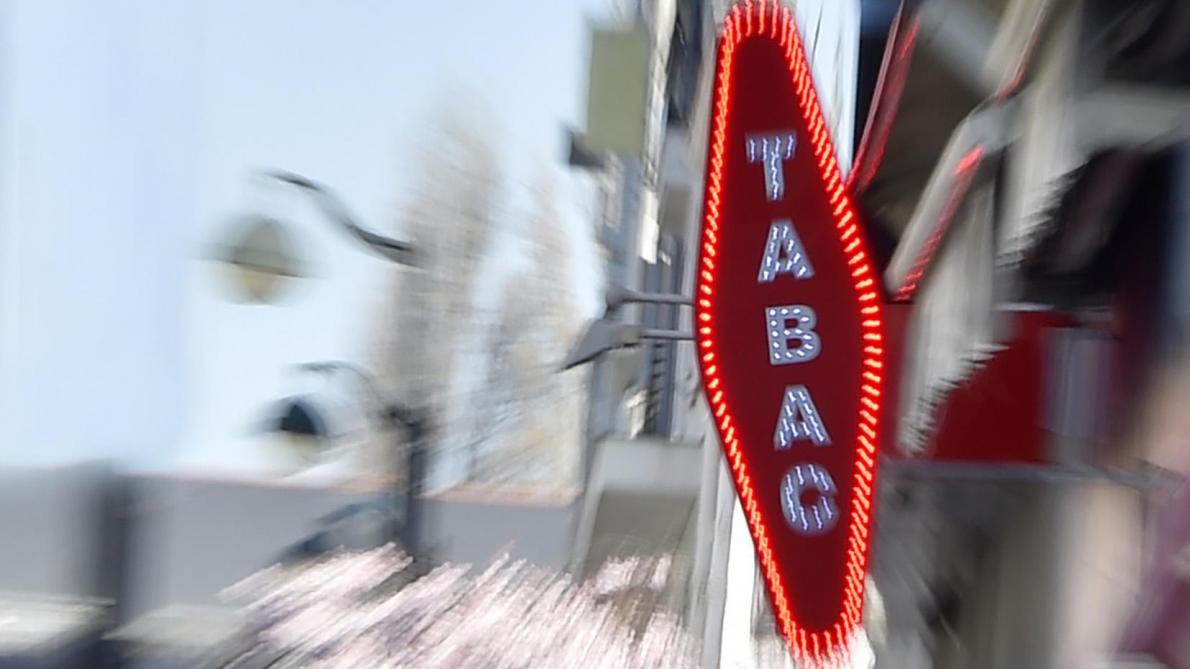 Deux Amis A La Barre Du Tribunal De Chalons En Champagne Pour Vol Recel Et Outrage