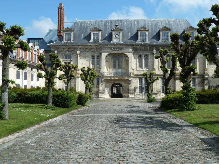 Une Agence D Interim Recrute Pour Le Chantier Du Chateau De Villers Cotterets Une Agence D Interim Recrute Pour Le Chantier Du Chateau De Villers Cotterets