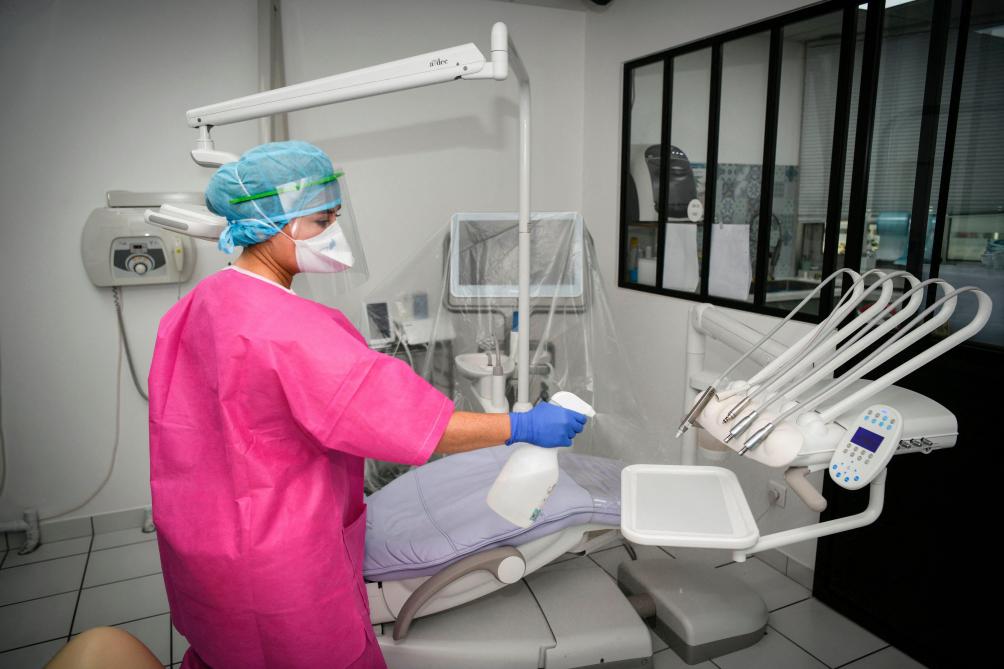 A Reims Les Dentistes Souffrent Des Consignes Imposees