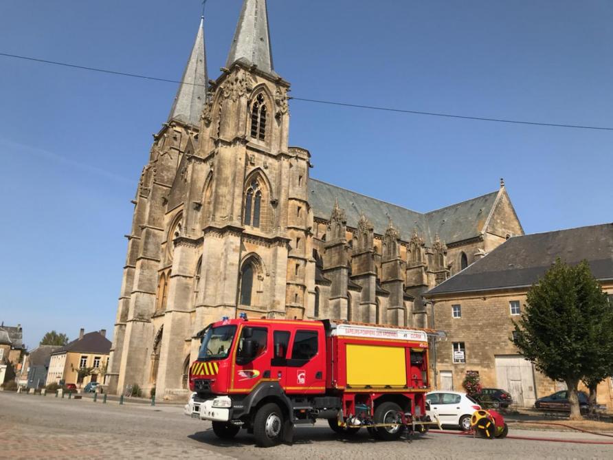 Un Colis Suspect Devant L Abbatiale De Mouzon A Perturbe Les Preparatifs Du Concert De Natasha St Pier