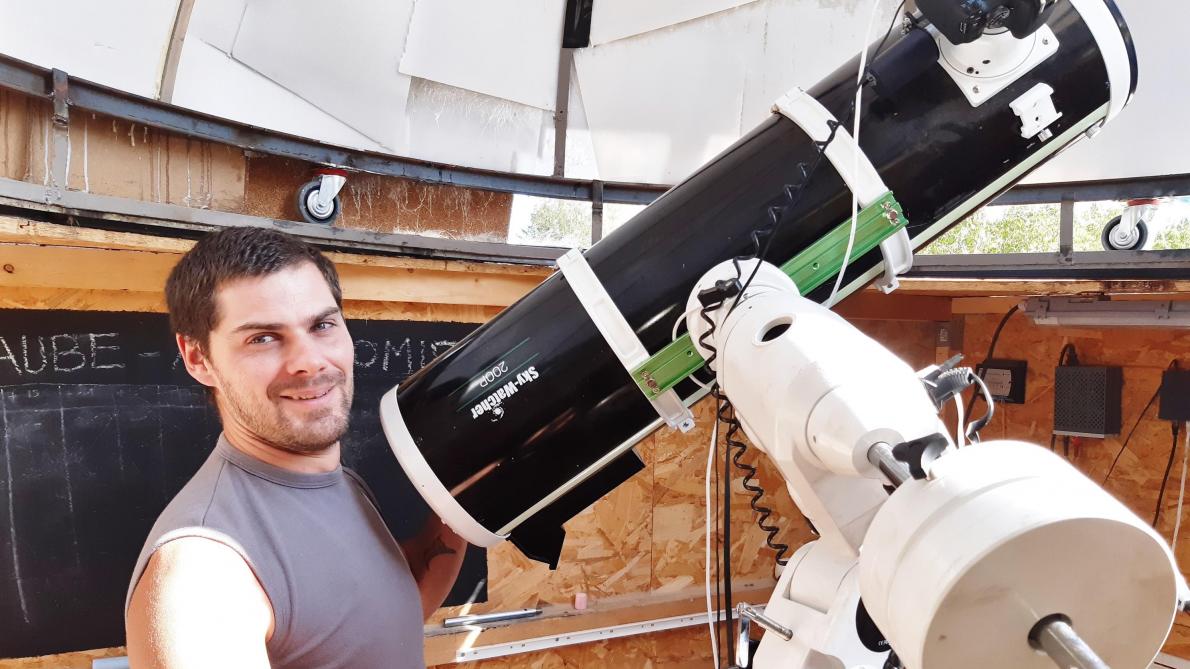 Sébastien Delattre, les pieds sur terre et la tête dans les étoiles est installé à Allibaudières.