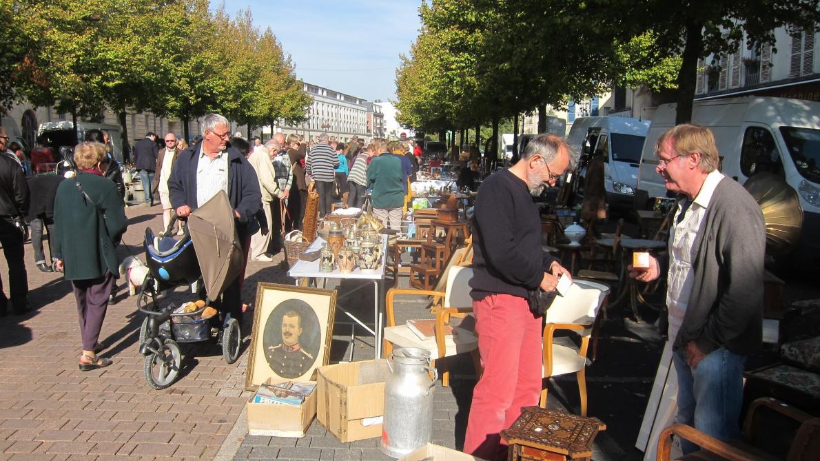 Le marché aux puces et le